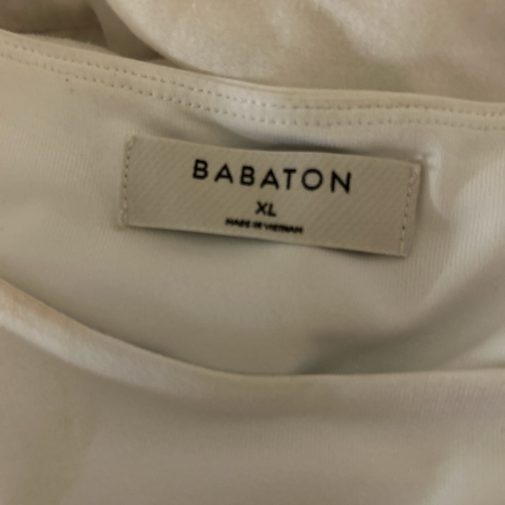 Super cute cropped white tee! size XL! - Picture 5 of 5